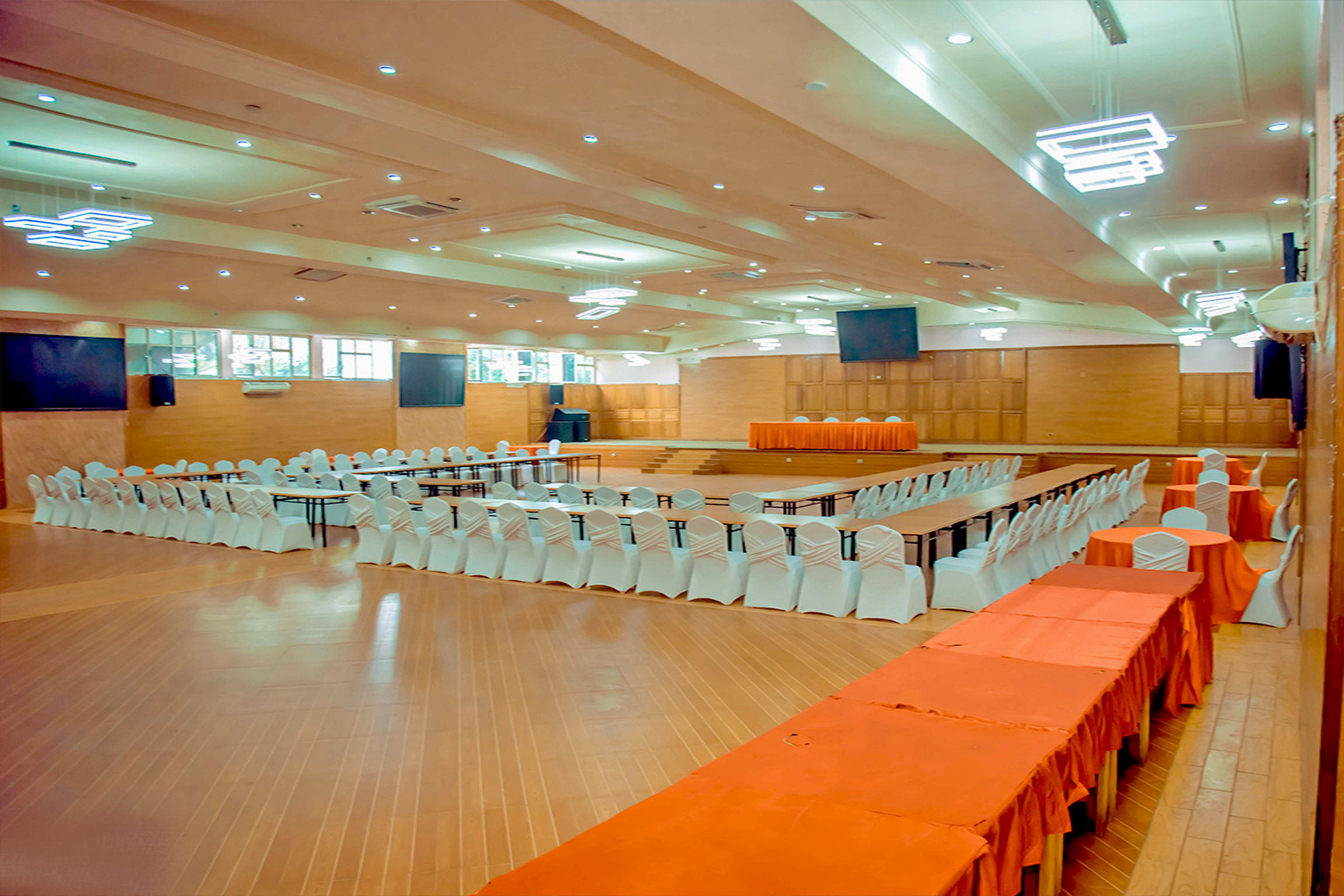 chambres  {{ company }}